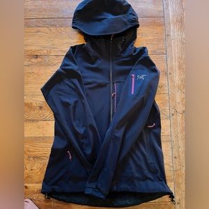 Arc’Teryx hooded Epsilon LT jacket- Women’s L